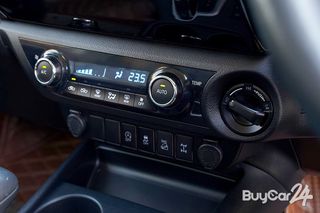 2019 Toyota HILUX REVO Double Cab 2.8 G Double Cab 4WD thumbnail 17