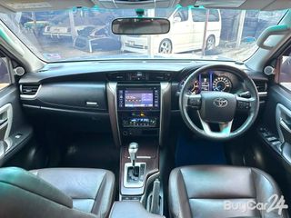 2017 Toyota FORTUNER (Year 15-25) 2.4 V thumbnail 9