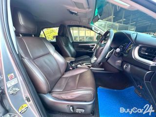 2017 Toyota FORTUNER (Year 15-25) 2.4 V thumbnail 12