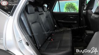 2024 Toyota Yaris Cross (Year 23-29) 1.5 HEV Premium Luxury thumbnail 12