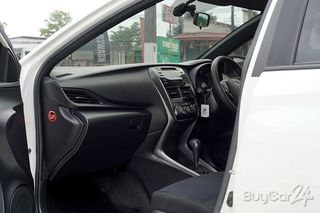 2022 Toyota YARIS (Year 17-25) 1.2 Entry thumbnail 15