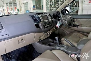 2012 Toyota FORTUNER (Year 12-15) 3.0 V thumbnail 13
