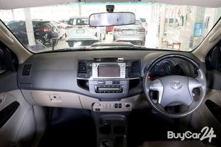 2012 Toyota FORTUNER (Year 12-15) 3.0 V thumbnail 18