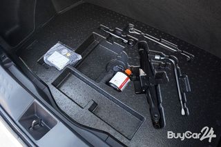 2019 Toyota C-HR (Year 17-23) 1.8 HV Hi thumbnail 9
