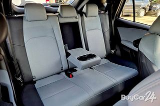 2024 Toyota Yaris Cross (Year 23-29) 1.5 HEV Premium thumbnail 19