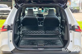 2024 Toyota Yaris Cross (Year 23-29) 1.5 HEV Premium thumbnail 9