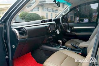 2015 Toyota HILUX REVO Double Cab 2.8 G Double Cab 4WD thumbnail 12