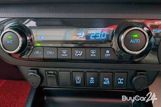 2015 Toyota HILUX REVO Double Cab 2.8 G Double Cab 4WD thumbnail 17