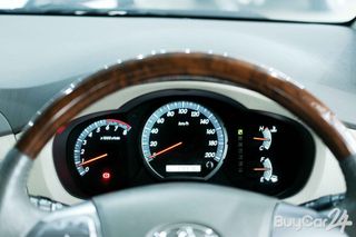 2015 Toyota INNOVA (Year 11-15) 2.0 V thumbnail 10