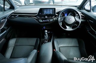 2018 Toyota C-HR (Year 17-23) 1.8 HV Hi thumbnail 11