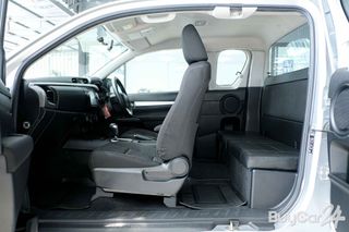 2022 Toyota HILUX REVO Smart Cab 2.4 Z Edition Mid Smart Cab thumbnail 16
