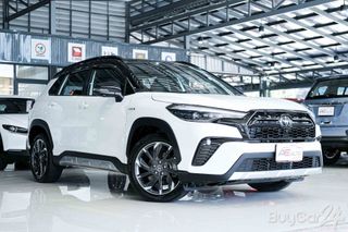 2023 Toyota Corolla Cross (Year 20-26) 1.8 Hybrid Premium Safety GR Sport thumbnail 3
