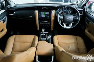 2016 Toyota FORTUNER (ปี 15-25) 2.8 V 4WD thumbnail 11