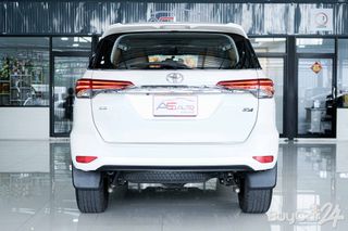 2016 Toyota FORTUNER (ปี 15-25) 2.8 V 4WD thumbnail 5